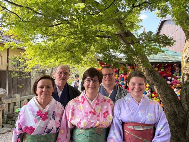 京都祇園 #gion #rockingosaka #osakatravel #osaka #walkingtourjapan  #guidedtourjapan #kyoto #kyototravel #traveljapan #nara #naratravel #japan #dotombori #shitennojitemple#sumiyoshishrine #kuromonichiba #osakacastle #doguyasuji #ロッキング大阪 #ウォーキングツアー #大阪 #京都 #奈良